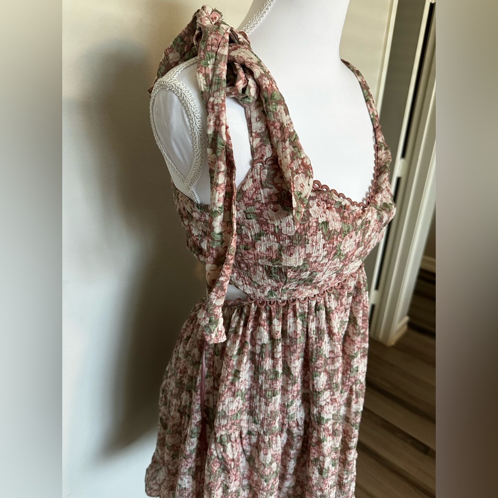 Floral Sleeveless Dress - Picture 3 of 9